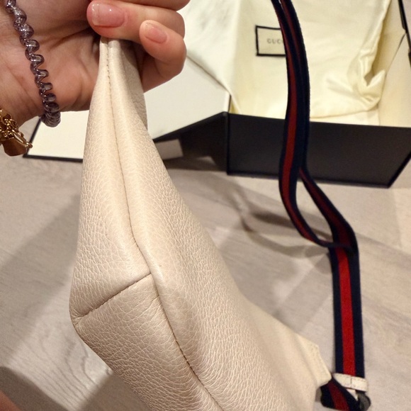 Gucci Cream Belt Bag with Red and Green Accents - Picture 6 of 10
